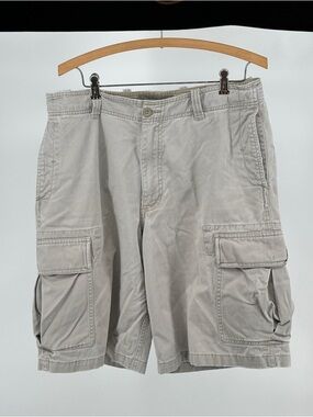 Y2K Old Navy Men's 32 Cargo Shorts Khaki 100% Cotton